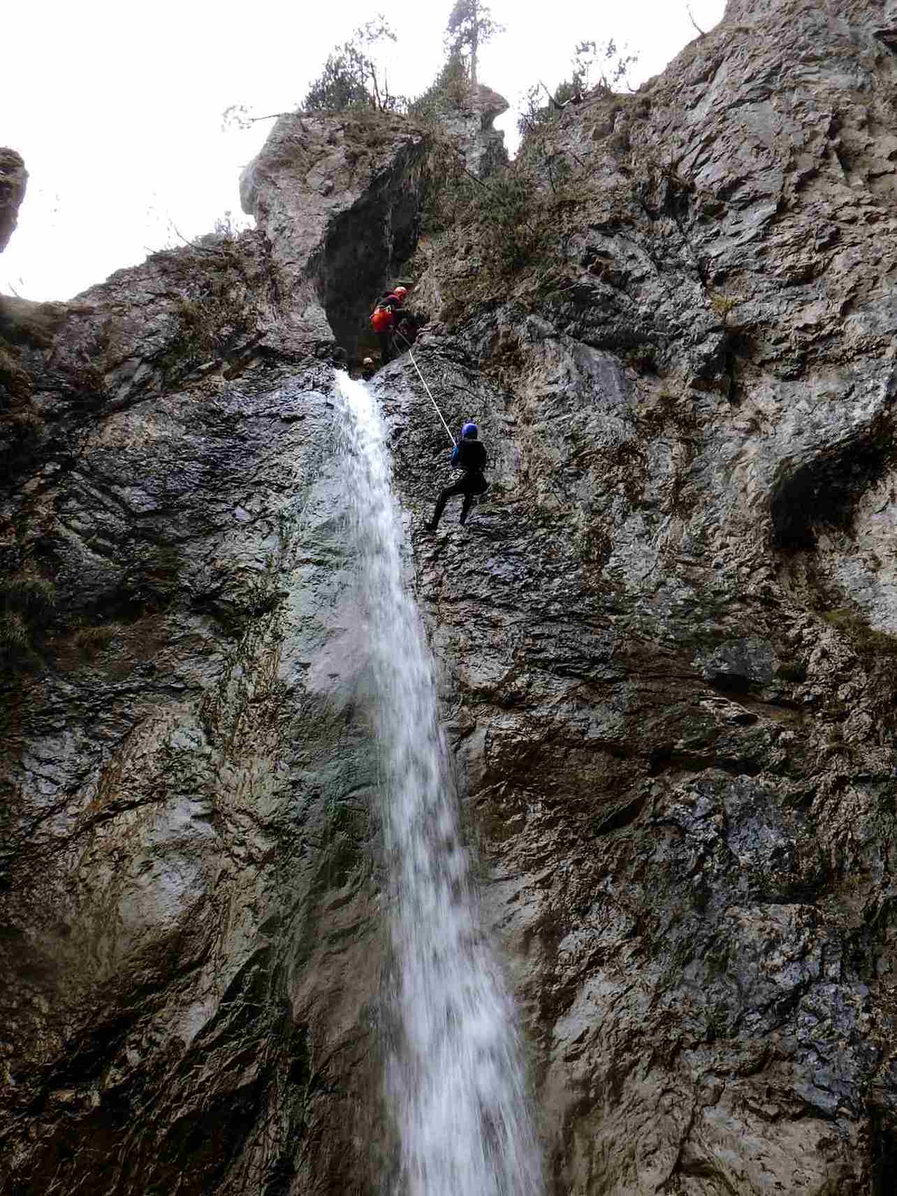 Abseilen am Wasserfall