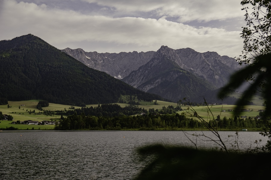 Blick vom Walchsee auf den Zahmen Kaiser