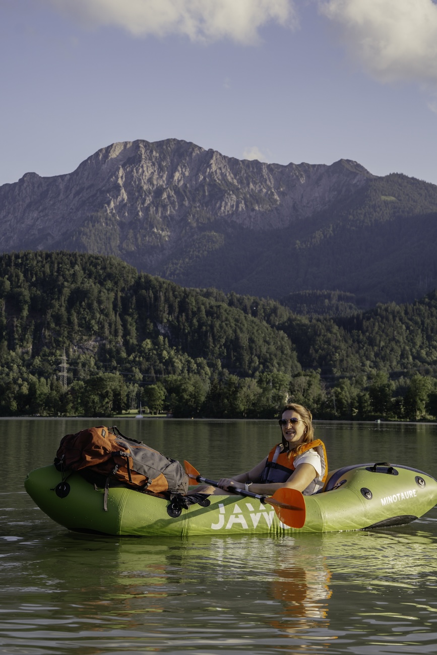 mit dem Packraft vor dem Herzogstand