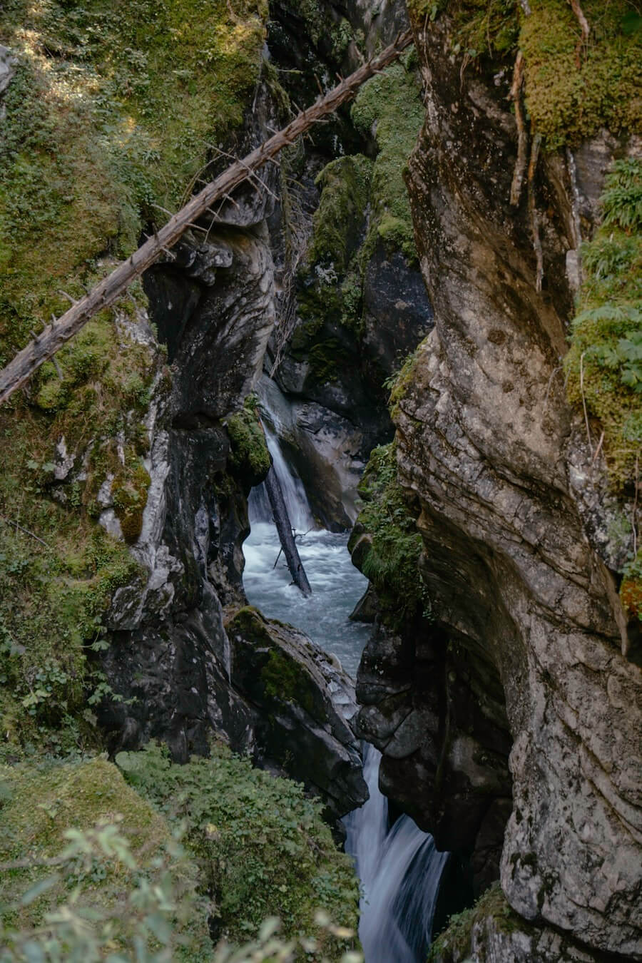 Wasserfälle, Schluchten und Gumpen