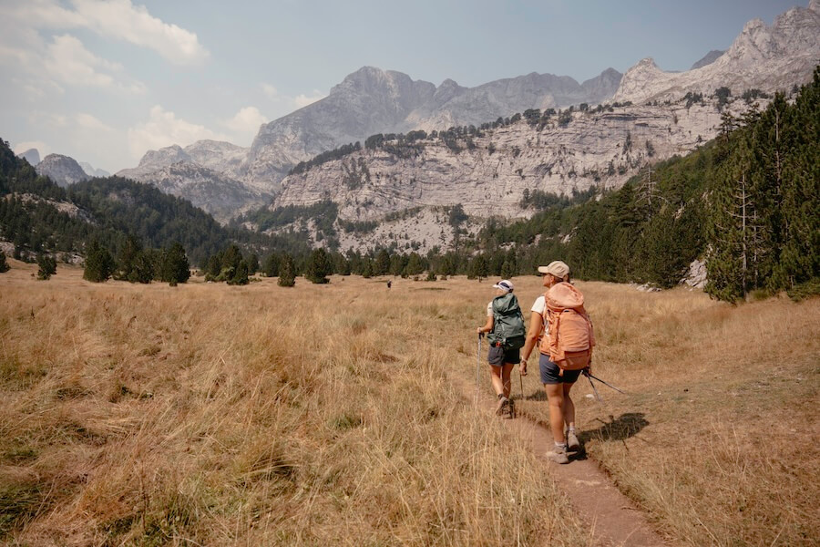 Durch die verfluchten Berge