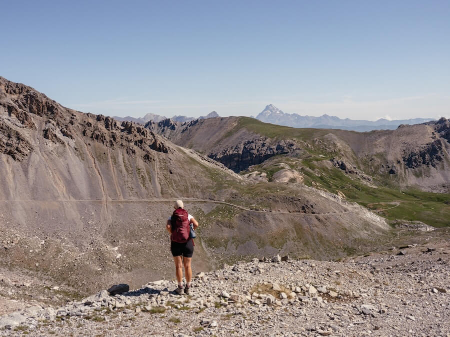 2025-06-16-Maira-Etappe2-Mt-Gardetta36 Blick zurück auf die Gardetta Hochebene