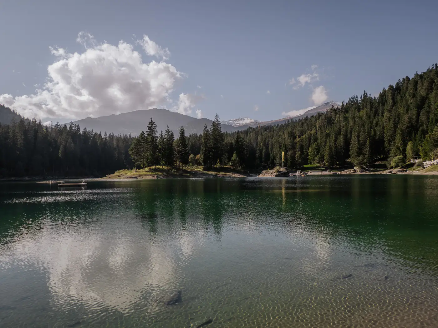2025-09-29-Chaumasee-Cestasee-Rheinschlucht126 Tiefblauer Chaumasee